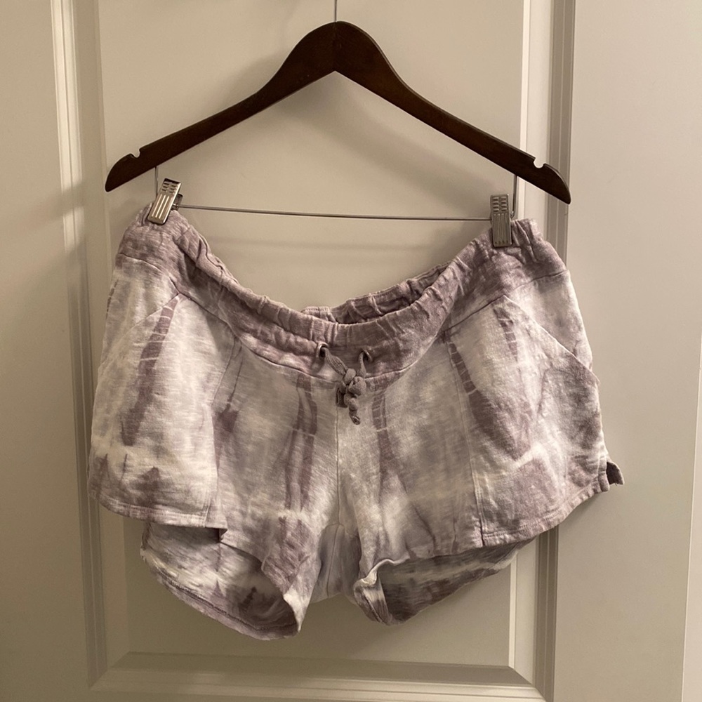 A Pea in the Pod shortie short 100% cotton maternity short size L